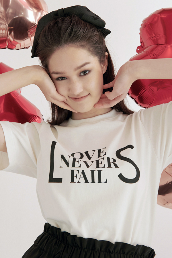 LOVE NEVER FAILS T SHIRT - 3color