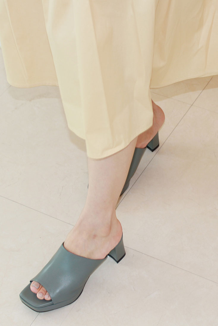 Platform heeled mules with non-slip finish - Grey